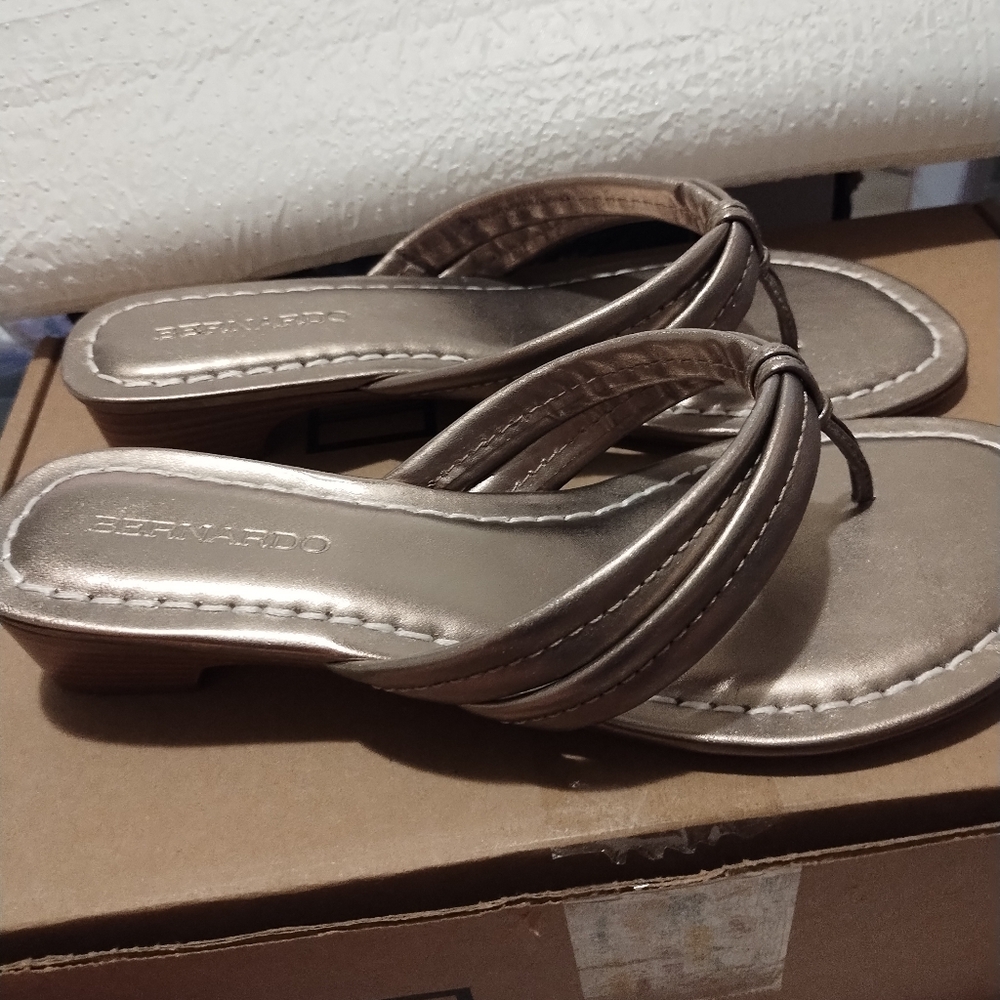 Bernardo Miami demi heel sandal Size 7.5M
